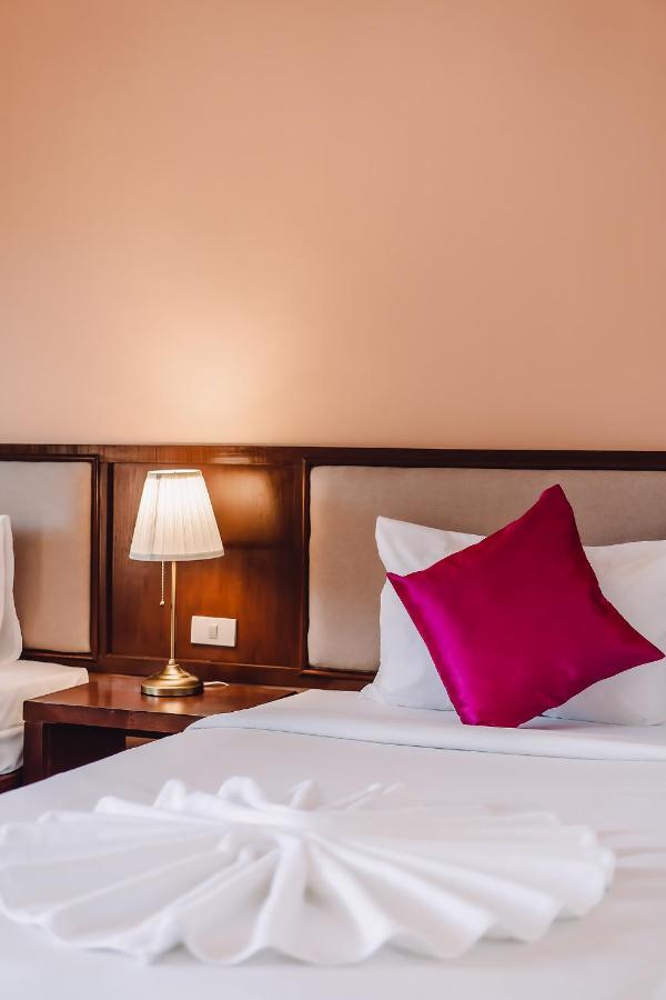 Bauman Ville Hotel Phuket Eksteriør bilde