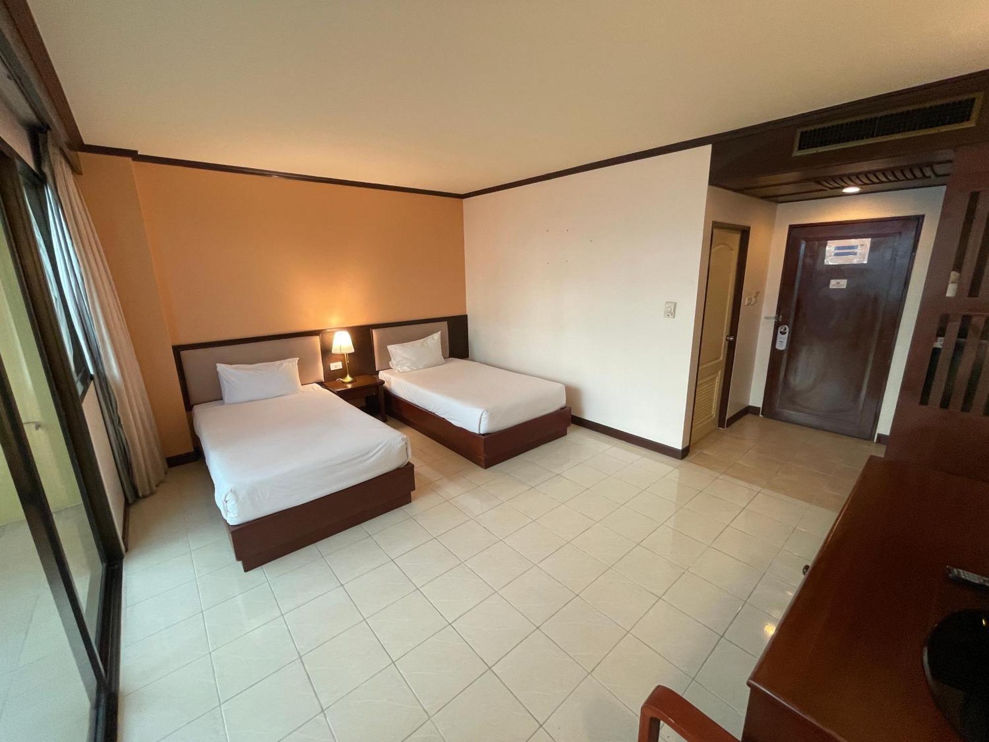 Bauman Ville Hotel Phuket Eksteriør bilde