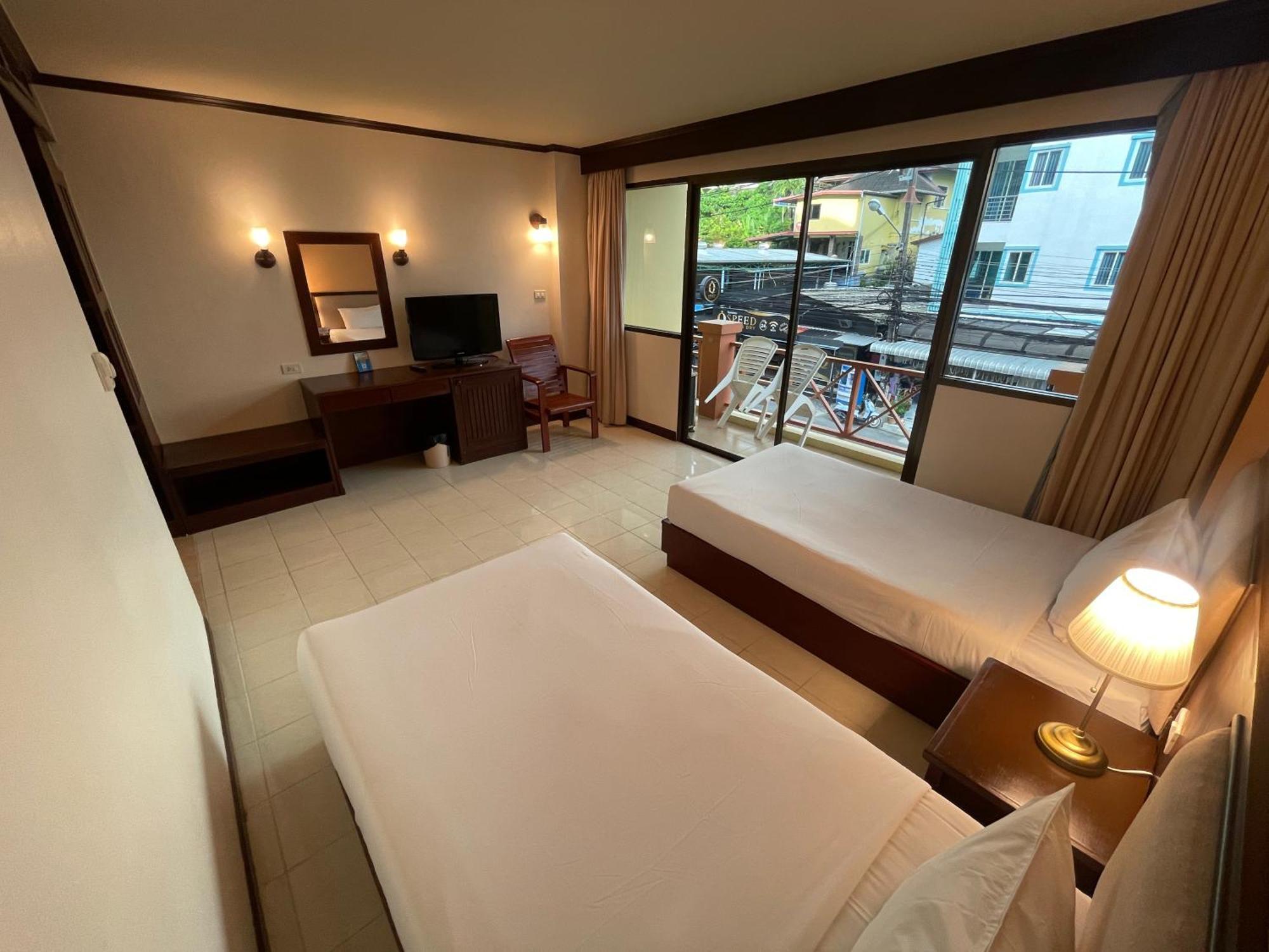 Bauman Ville Hotel Phuket Eksteriør bilde